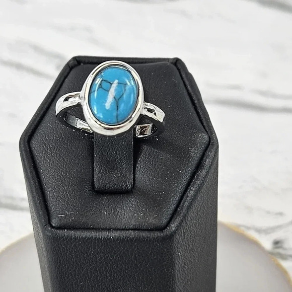 Blue Oval Adjustable Fashion Ring  A24 - Picture 5 of 6